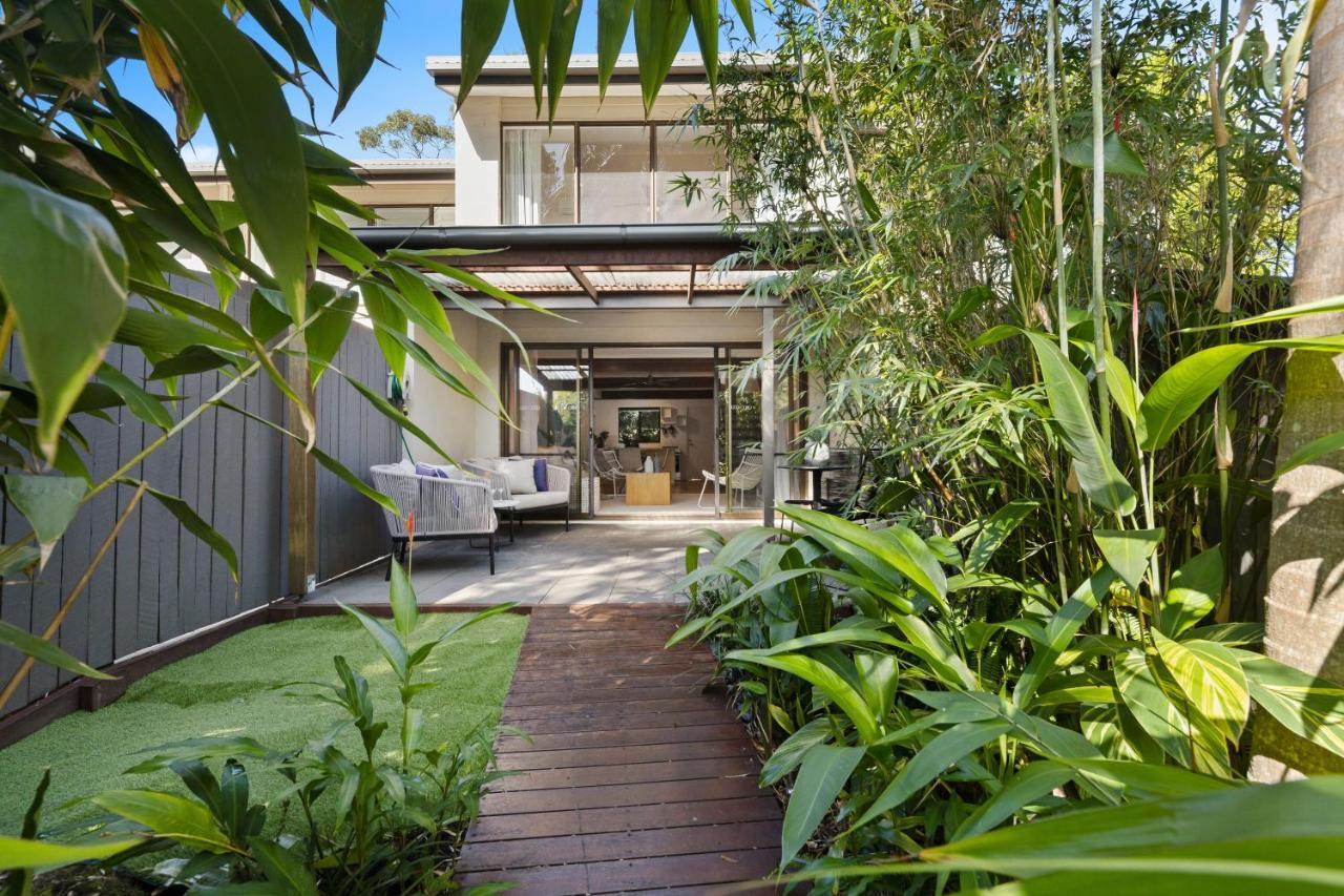 Stylish Townhouse, Private Courtyard Walk To Beach Noosaville Exteriér fotografie